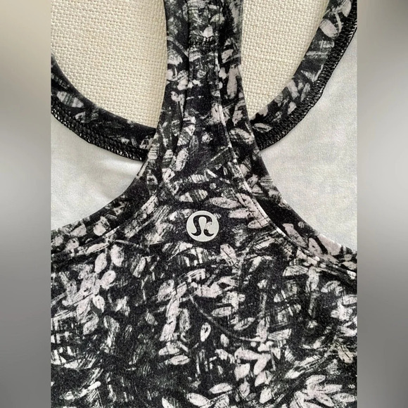 LULULEMON Cool Racerback Nulu Crop Tank Size 0 - Picture 5 of 6
